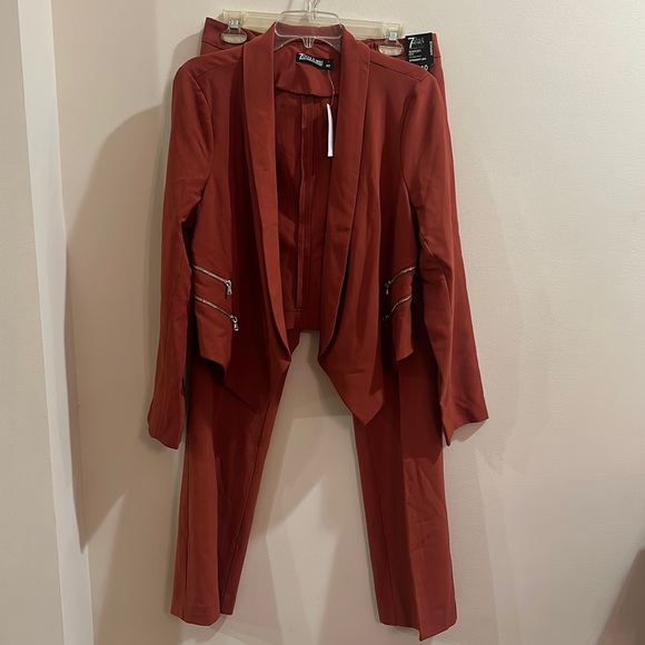 7th Avenue Design Studio Pant Suit - Picture 1 of 11